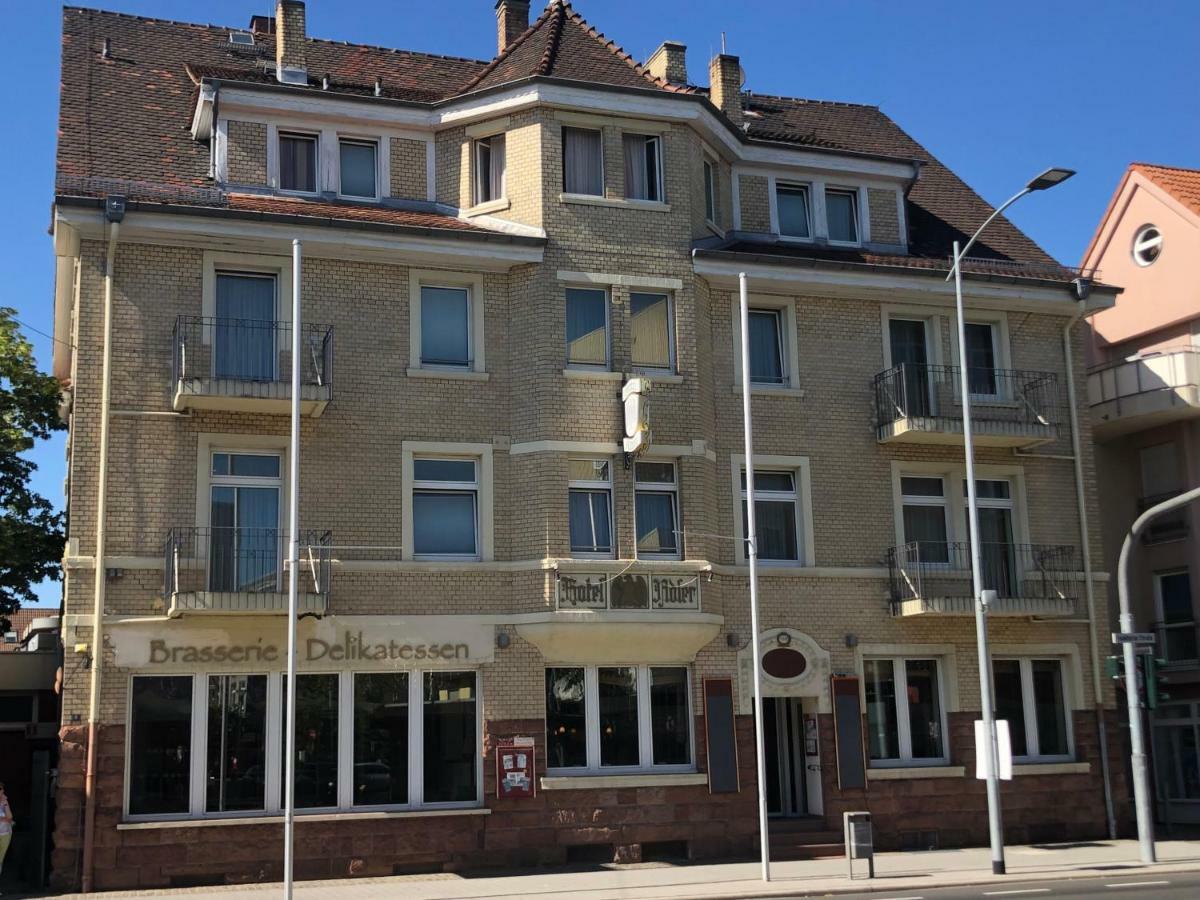Hotel-Events Adlerpalast リュッセルスハイム エクステリア 写真