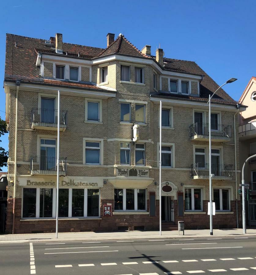 Hotel-Events Adlerpalast リュッセルスハイム エクステリア 写真