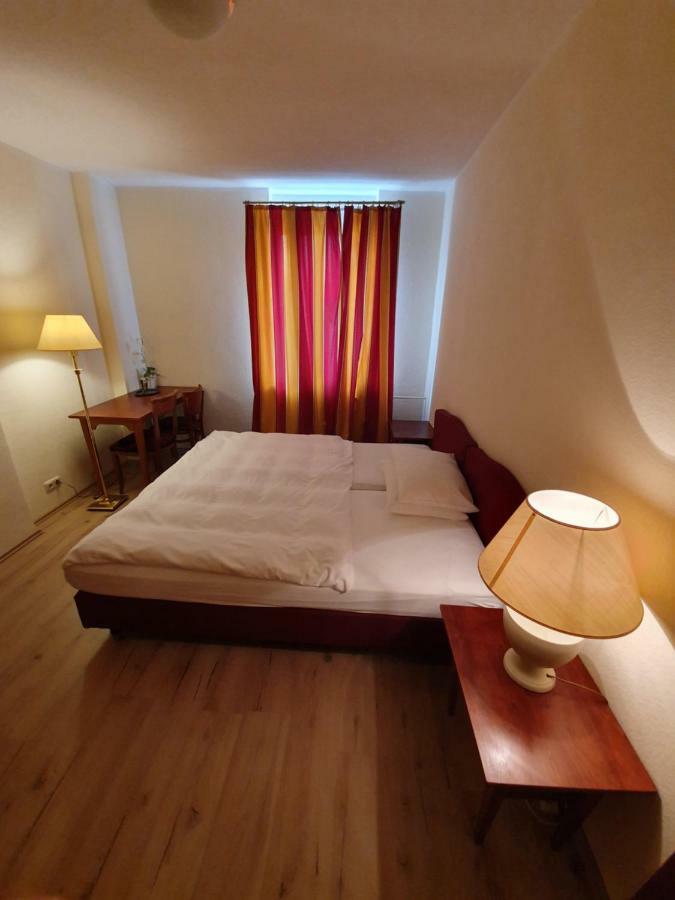 Hotel-Events Adlerpalast リュッセルスハイム エクステリア 写真