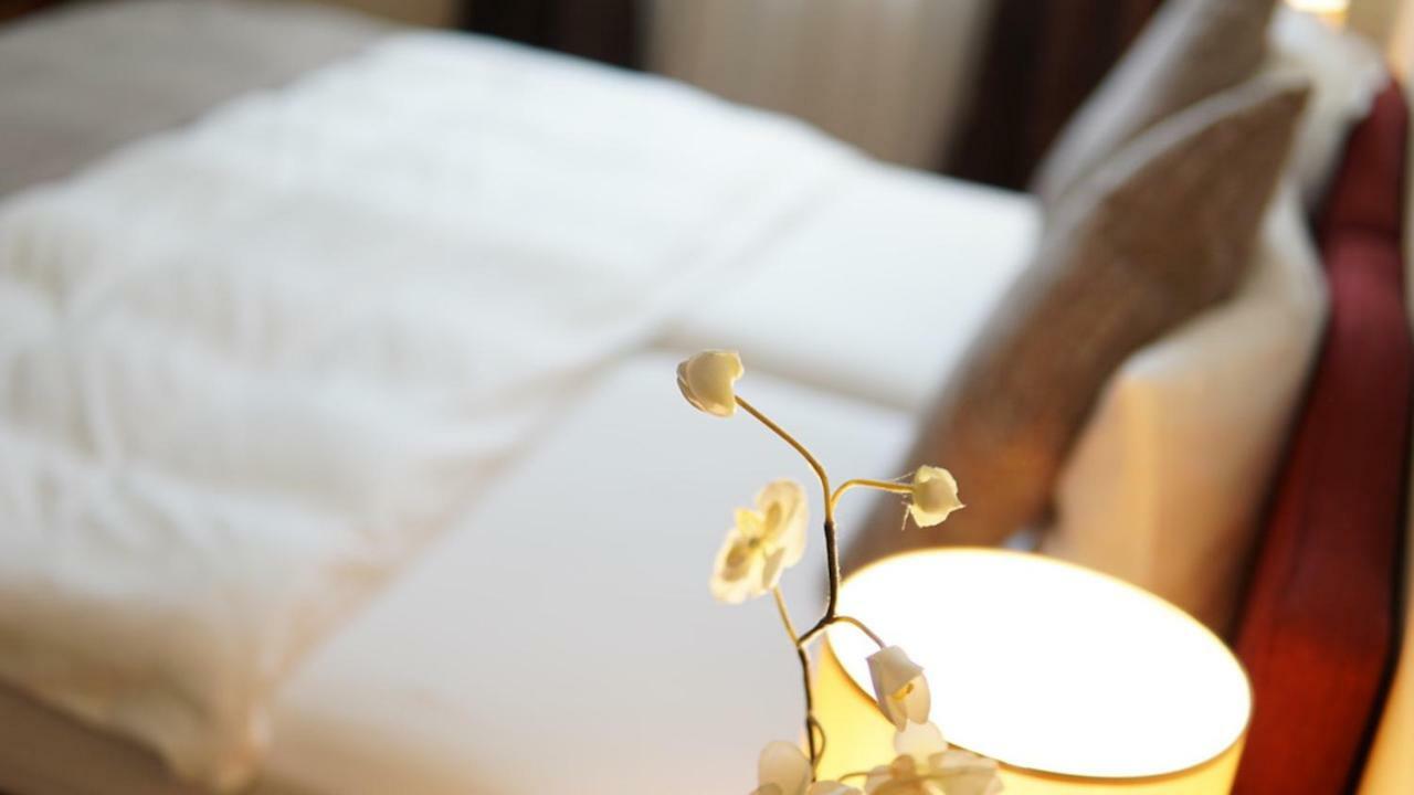 Hotel-Events Adlerpalast リュッセルスハイム エクステリア 写真